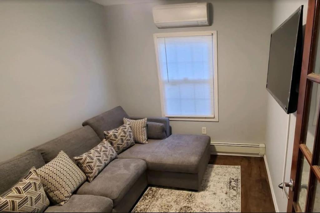 Quiet 3 Bedroom Apartment In Private Home Нью-Йорк Экстерьер фото
